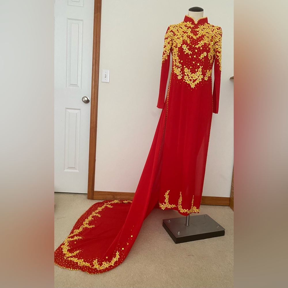 New wedding áo dài never use . Size XS/ S